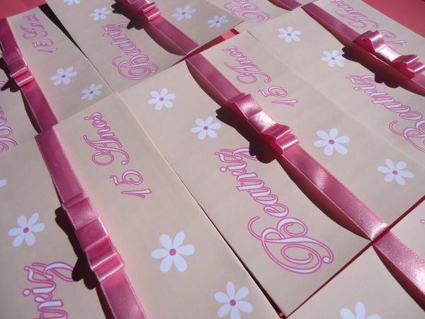 Convites de debutantes personalizados